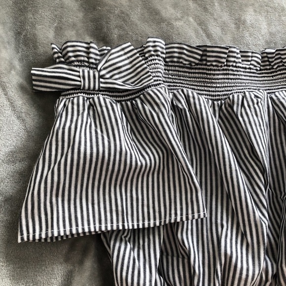 Stripe Off shoulder crop top - Picture 3 of 3